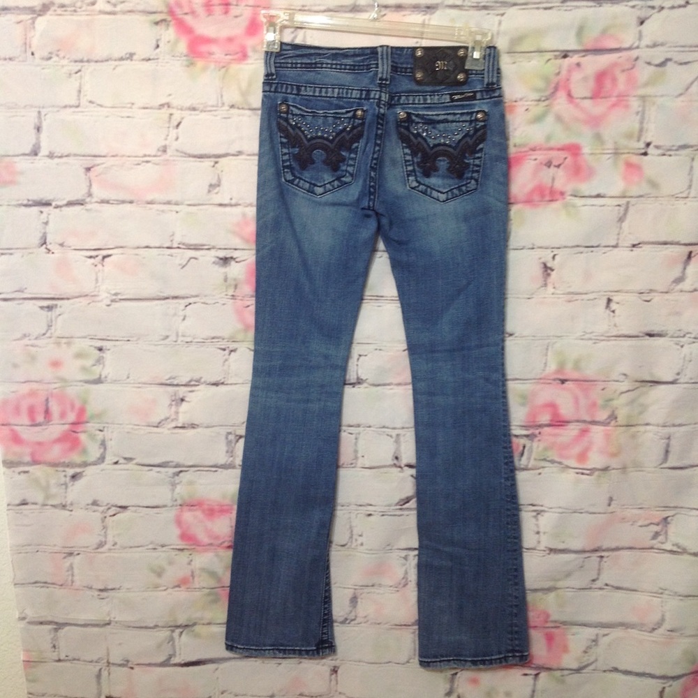 🦋 Mis me boot cut jeans size 26X33